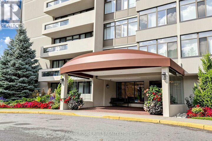 Property Photo: 1555 Finch Avenue East 3007 ON M2J 4X9