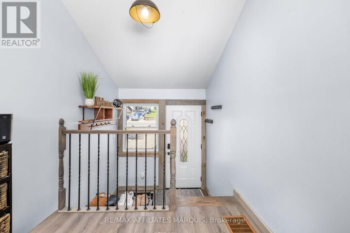 Property Photo:  120 Queen Street  ON K7A 3N6 
