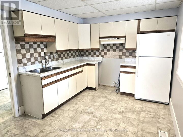 Property Photo:  278 Egremont Street North  ON N0G 2L2 