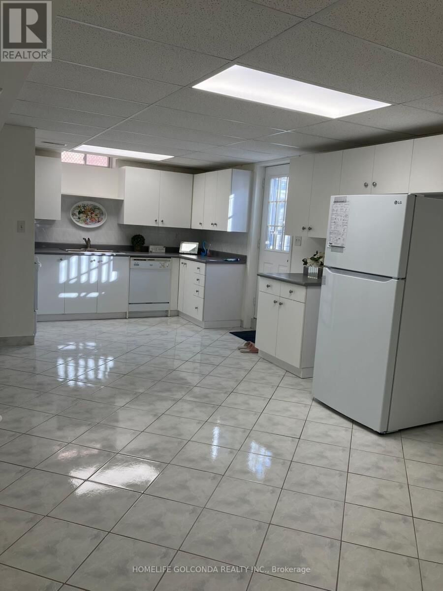 Property Photo:  5 Hacienda Drive  ON L4E 3X1 