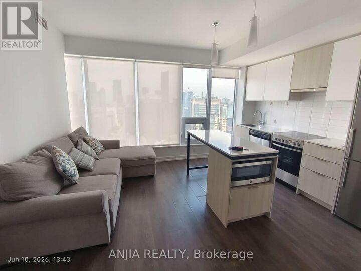 Property Photo:  203 College Street 2707  ON M5T 1P9 