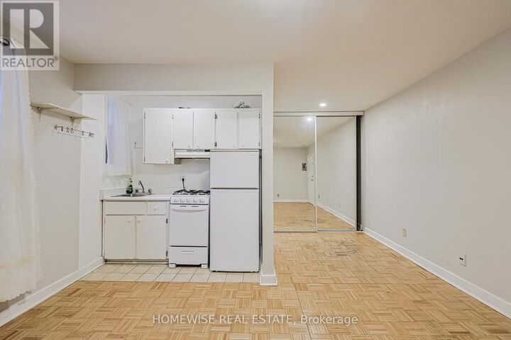 Property Photo:  33 Maitland Street 303  ON M4Y 1C8 