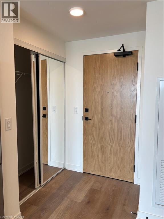 Property Photo:  33 Erie Avenue 815  ON N3S 2E7 