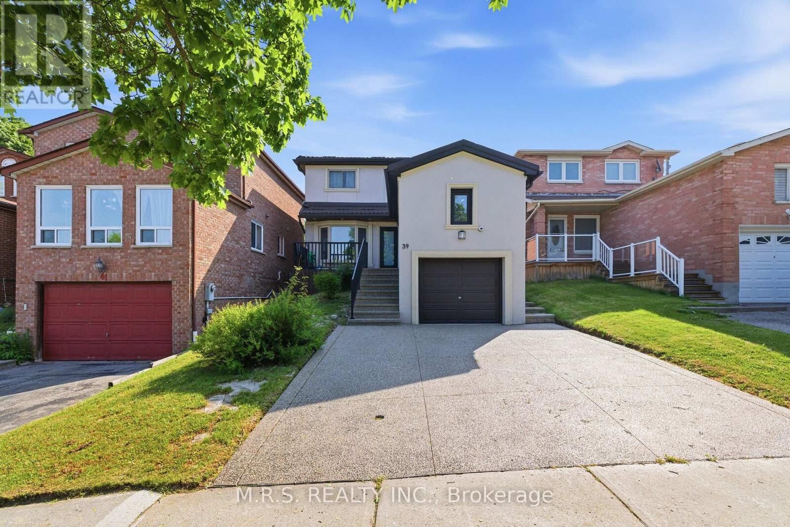Property Photo:  39 Palmer Drive Bsmnt  ON L1S 5V1 