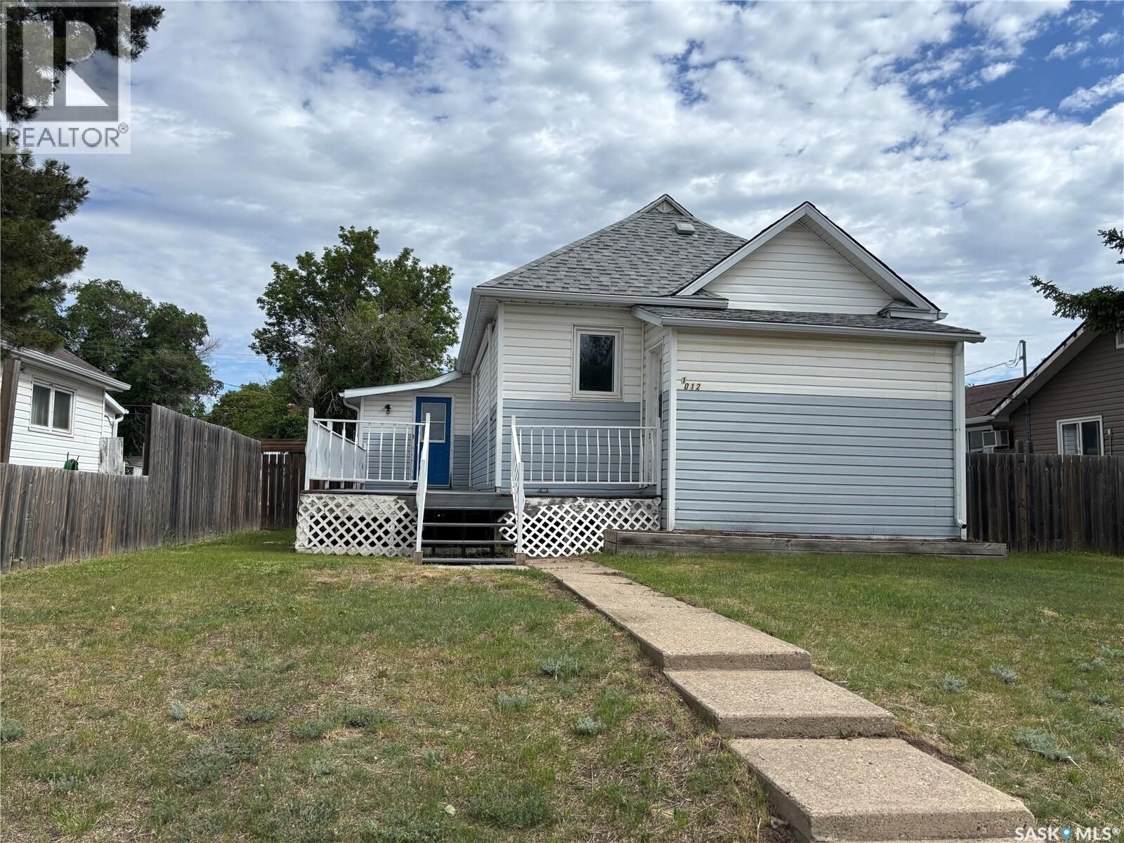 Property Photo:  1012 Stadacona Street E  SK S6H 0K9 