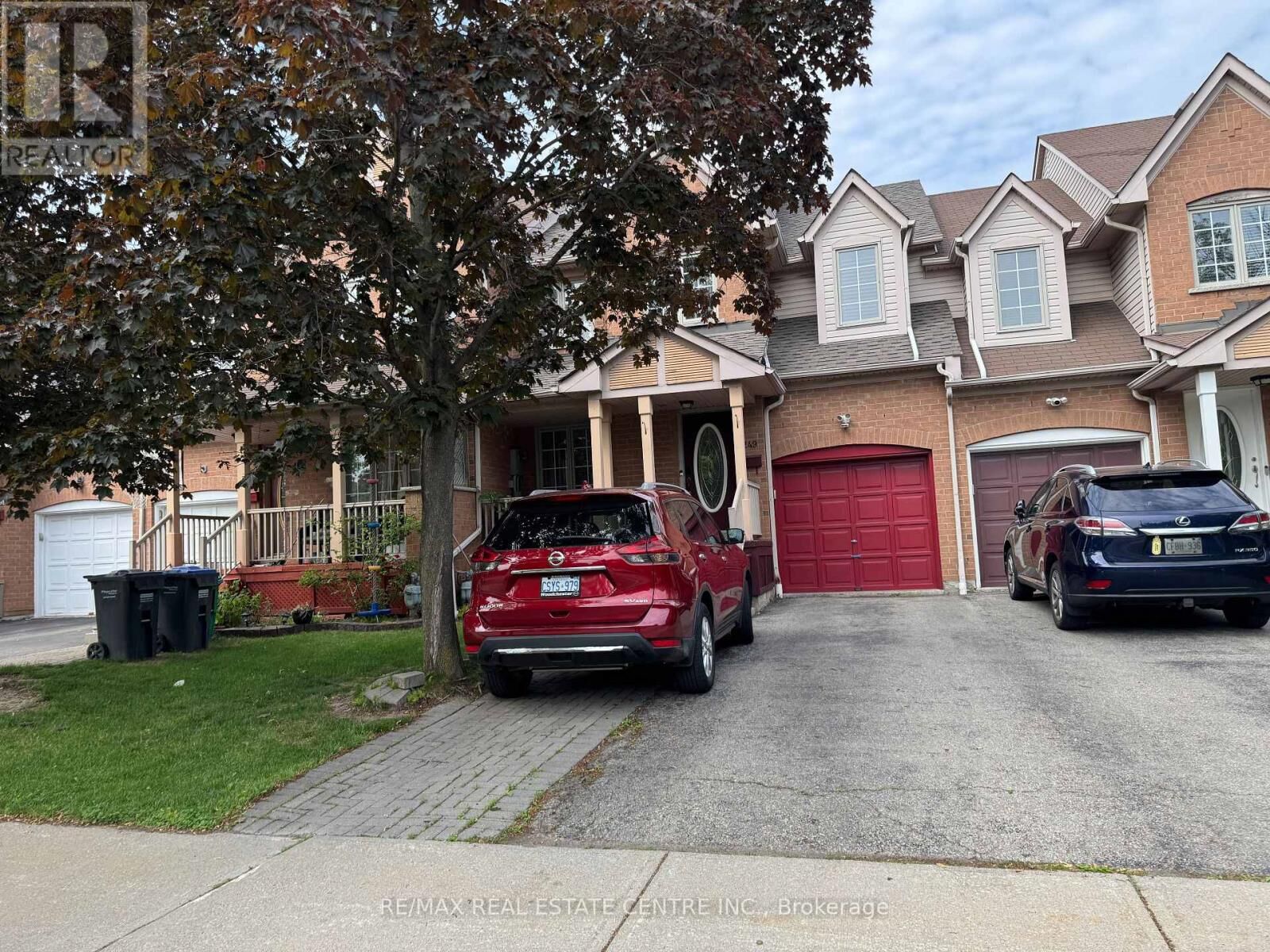 Property Photo:  5249 Fair Ford Crescent  ON L5V 2H7 