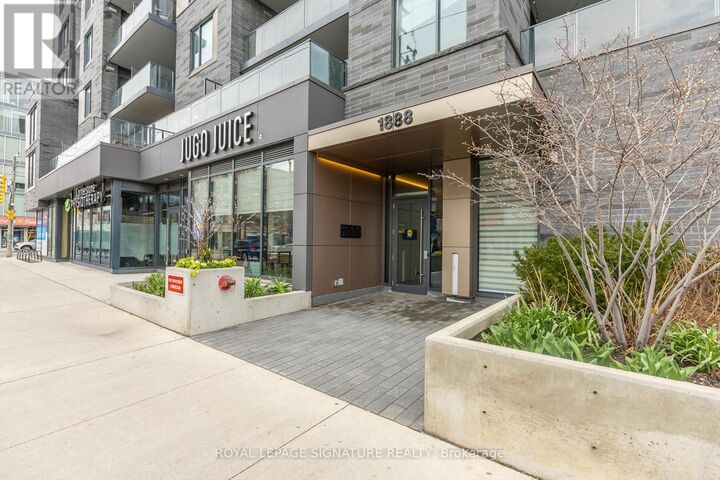 Property Photo:  1888 Queen Street East 204  ON M4L 1H4 