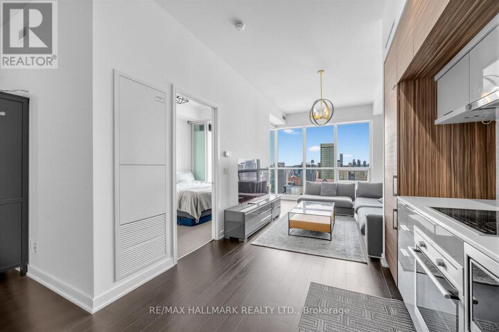 Property Photo: 88 Scott Street 4703 ON M5E 0A9