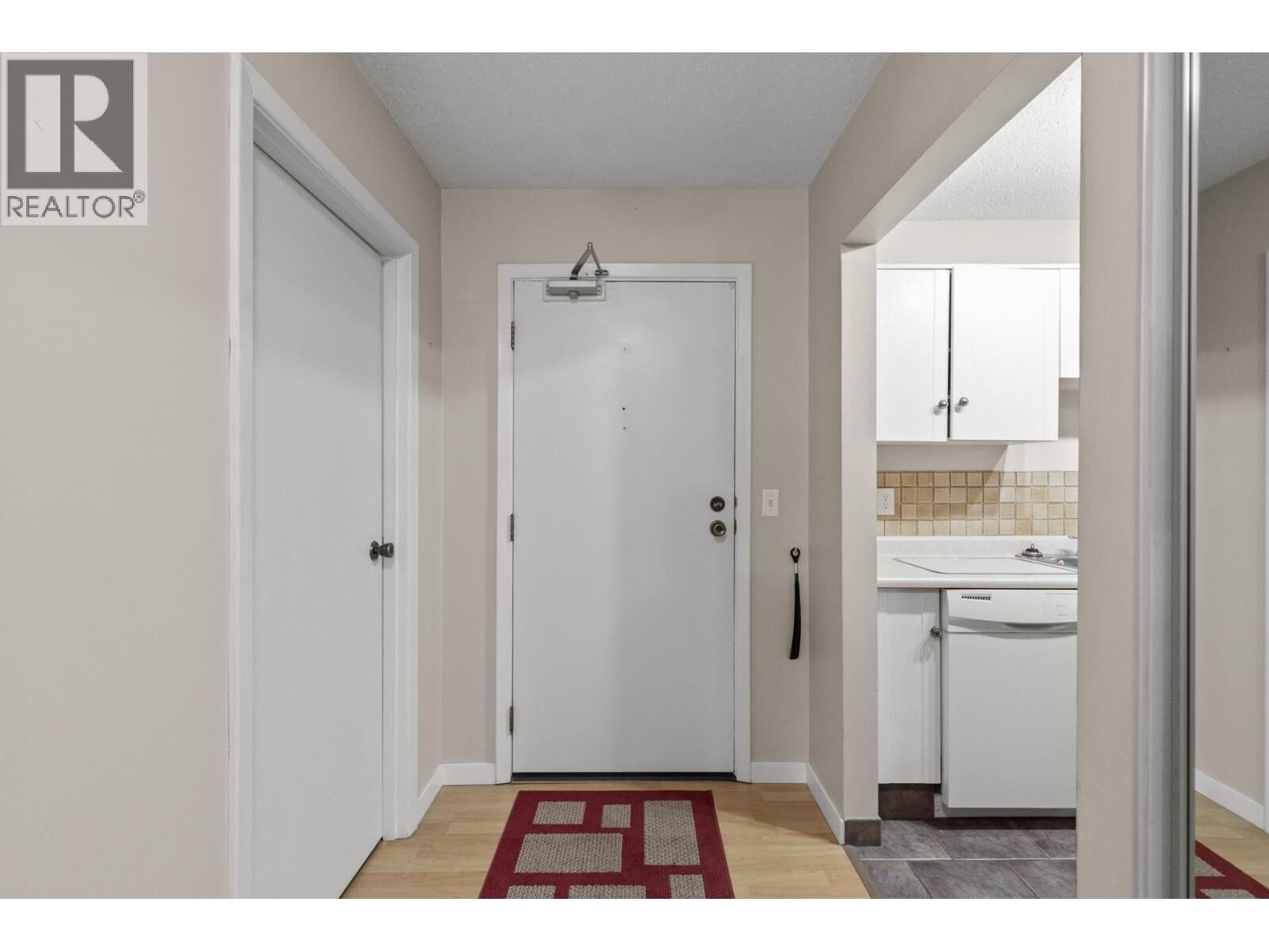 Property Photo: 1035 Bernard Avenue 108 BC V1Y 6P7