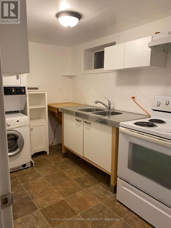 Property Photo:  59 Penetang Street  ON L4M 1V5 
