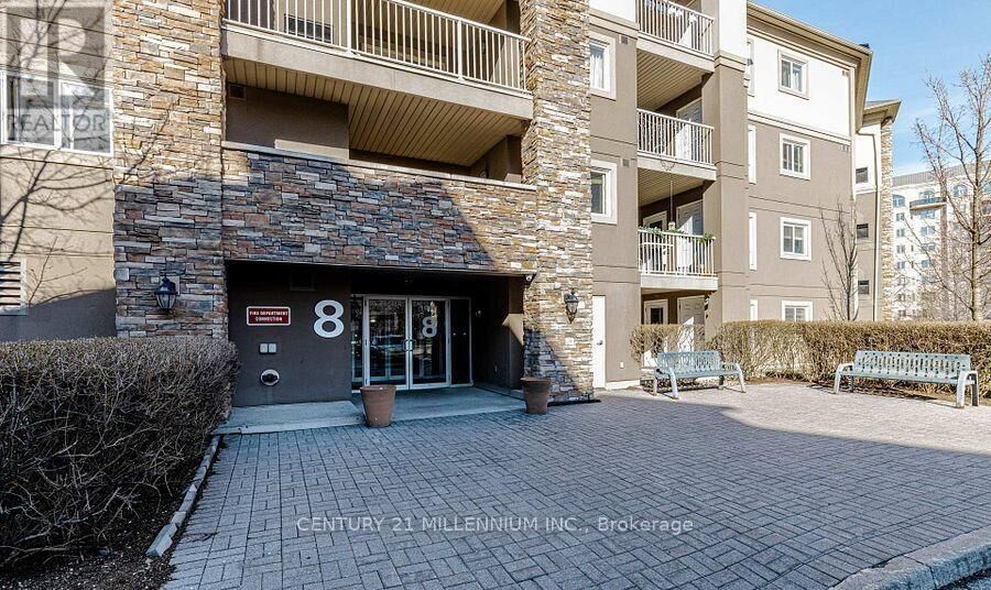 Property Photo: 8 Dayspring Circle 1209 ON L6P 2Z7