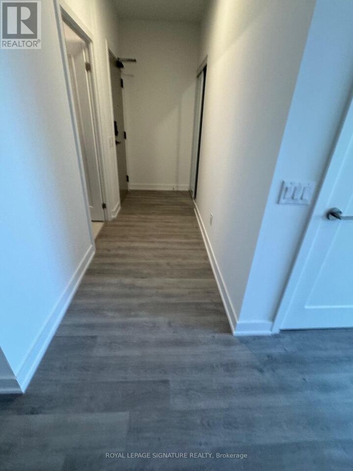 Property Photo: 5105 Hurontario Street 812 ON L4Z 3X7