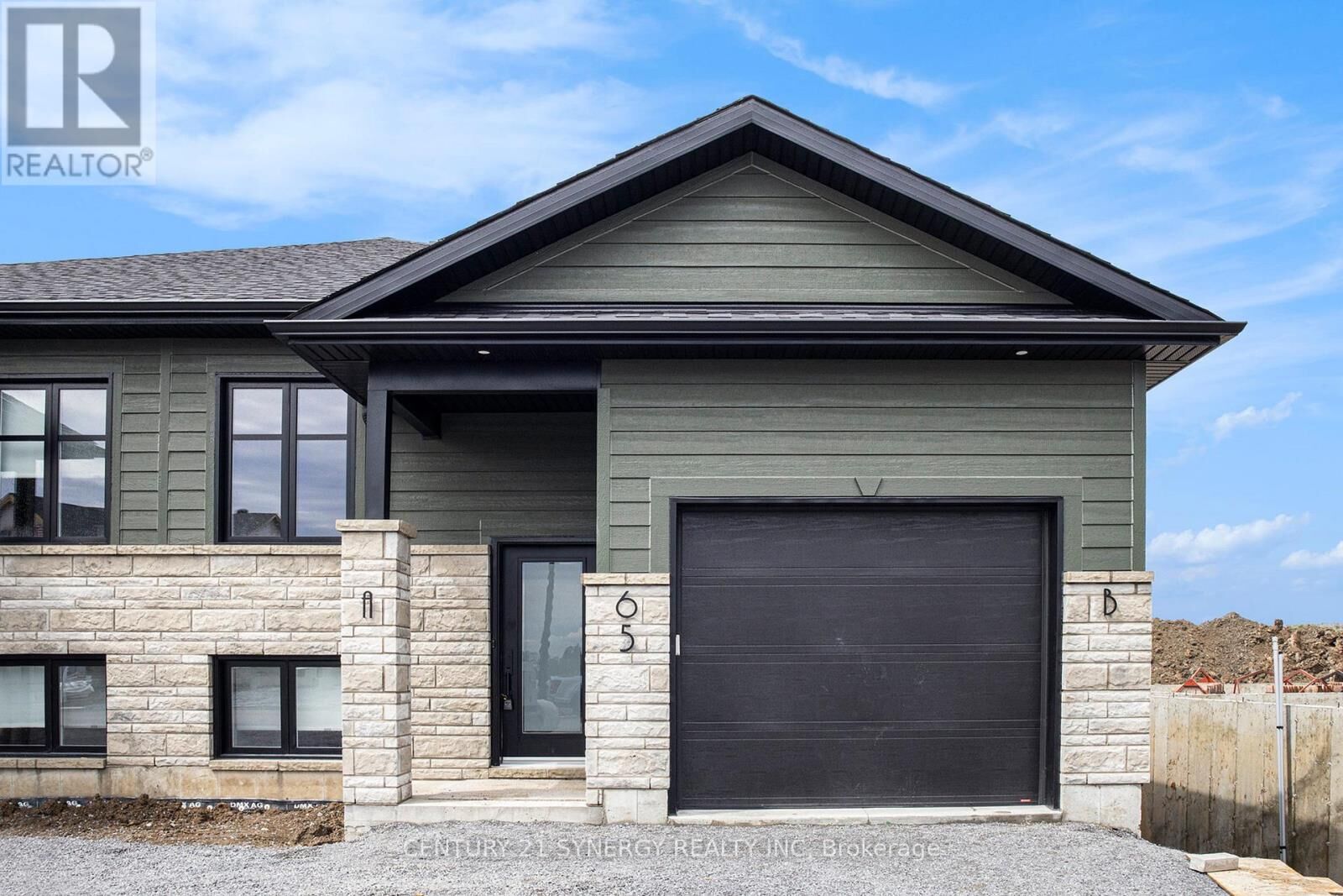 Property Photo:  65 Helen Street A  ON K0A 1R0 