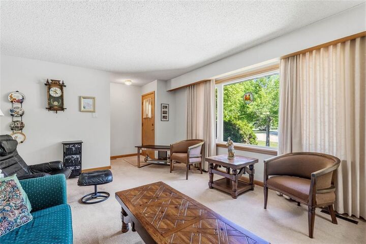 Photo de la propriété: 234 Foxgrove Avenue MB R2E 0A2