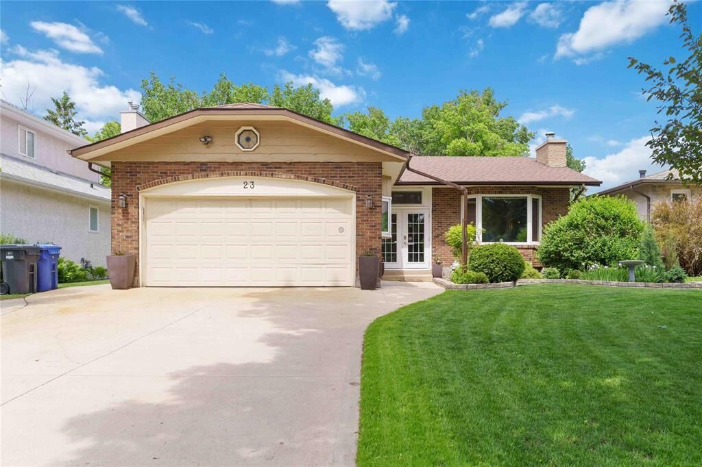 Property Photo: 23 Oswald Bay MB R3R 2W4