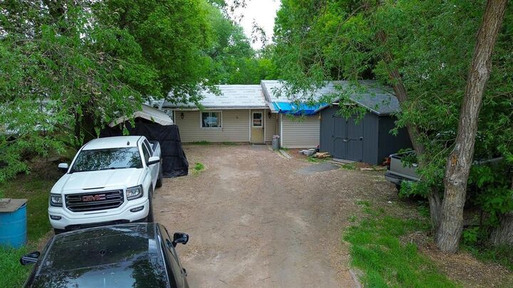 Property Photo: 27 South East Drive MB R0E 1S0