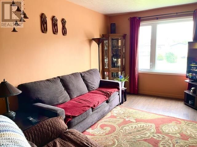 Property Photo: 258 Algonquin Ave S ON P7B 4T6