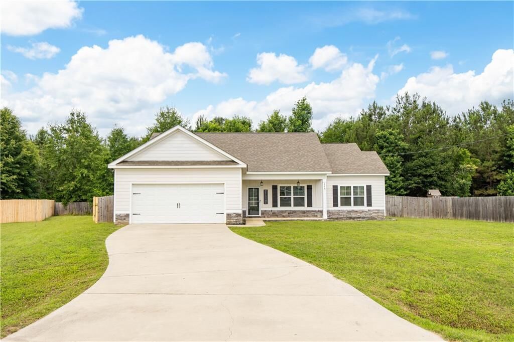Property Photo:  24 Belmont Drive  AL 36856 