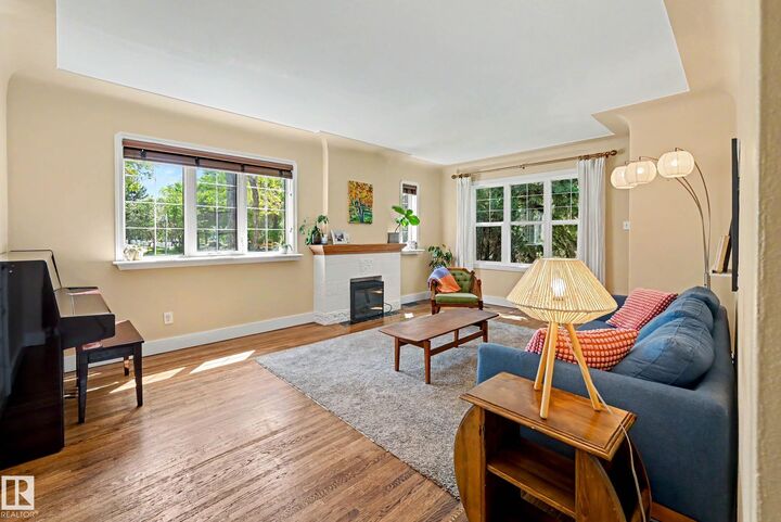 Property Photo:  11603 71 Street NW  AB T5B 1W3 