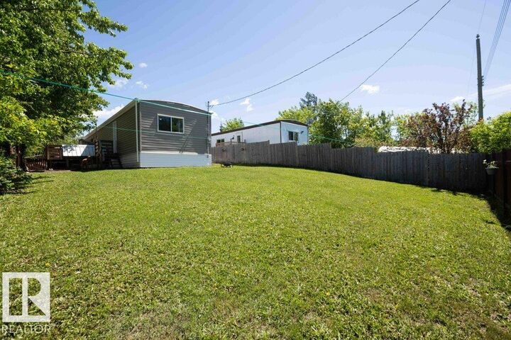 Property Photo:  4816 51 Street  AB T0G 0H0 