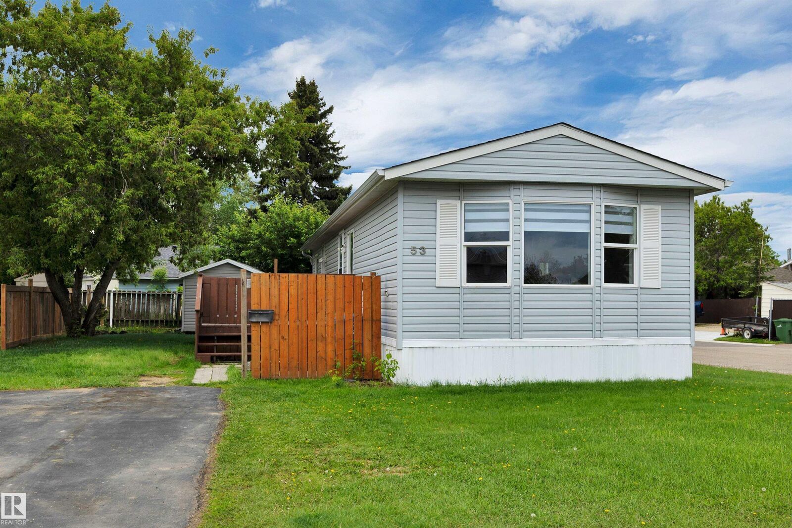 Property Photo: 53 Willow Park Estates AB T9E 5R3