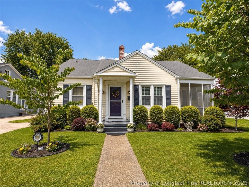 Property Photo:  1402 Summitt Avenue  NC 28305 
