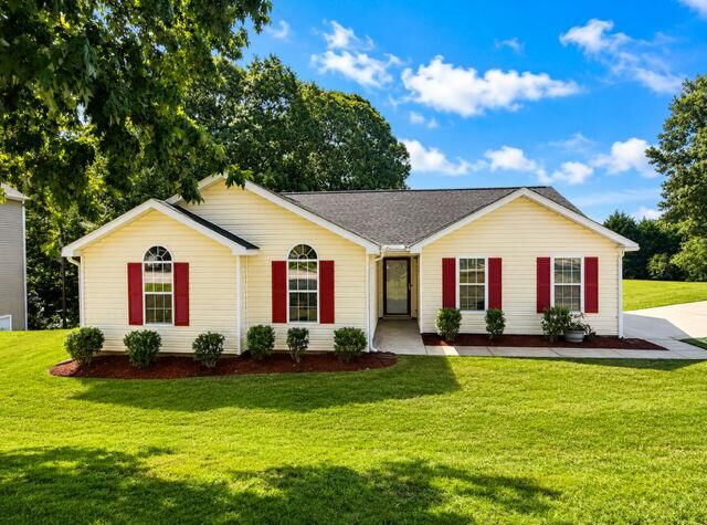 Property Photo: 4466 Big Bluff Court GA 30135
