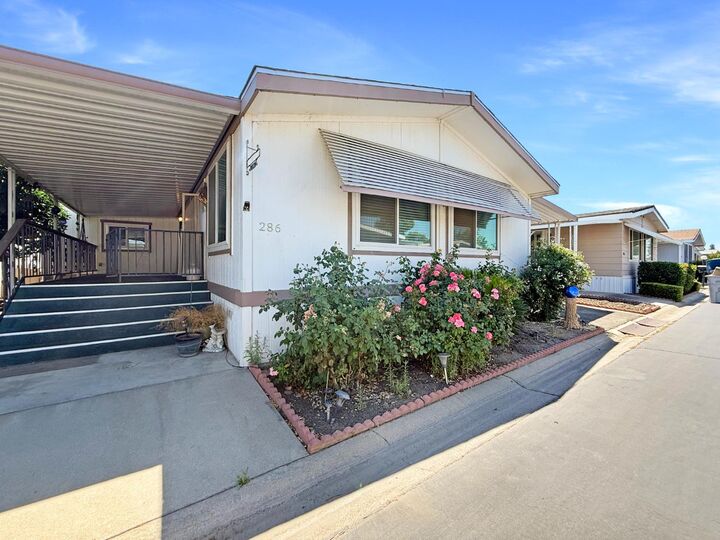 Property Photo: 2706 W Ashlan Avenue 286 CA 93705