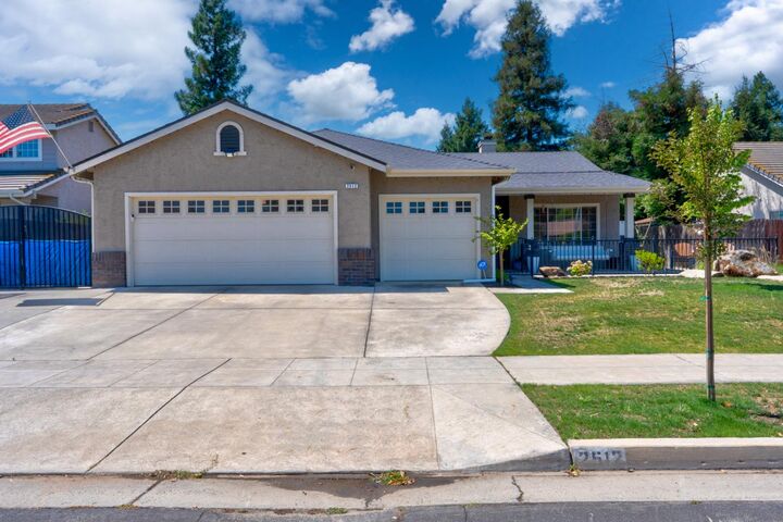 Property Photo:  2512 Keats Avenue  CA 93611 