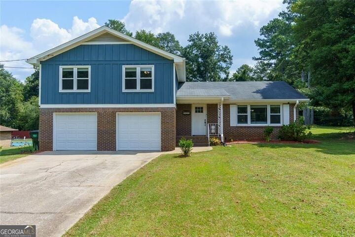 Property Photo: 5800 Cedar Lane SW GA 30126