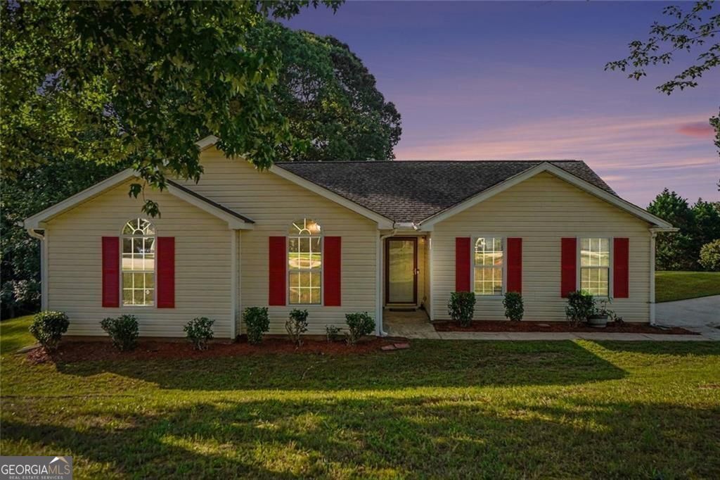 Property Photo: 4466 Big Bluff Court GA 30135