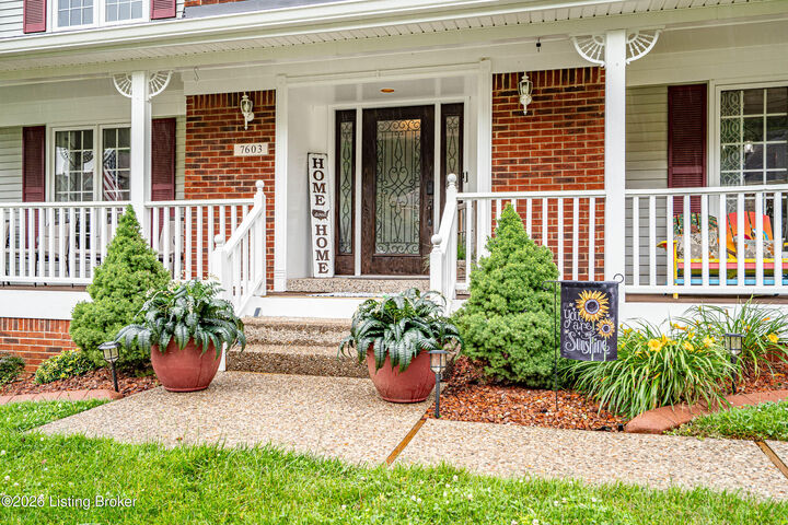 Property Photo:  7603 Parkridge Trace  KY 40214 