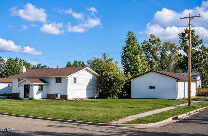 Property Photo:  317 2nd Street SE  ND 58784 
