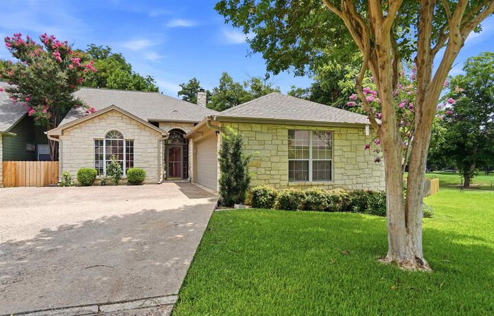 Property Photo: 21 Augusta Drive TX 78654