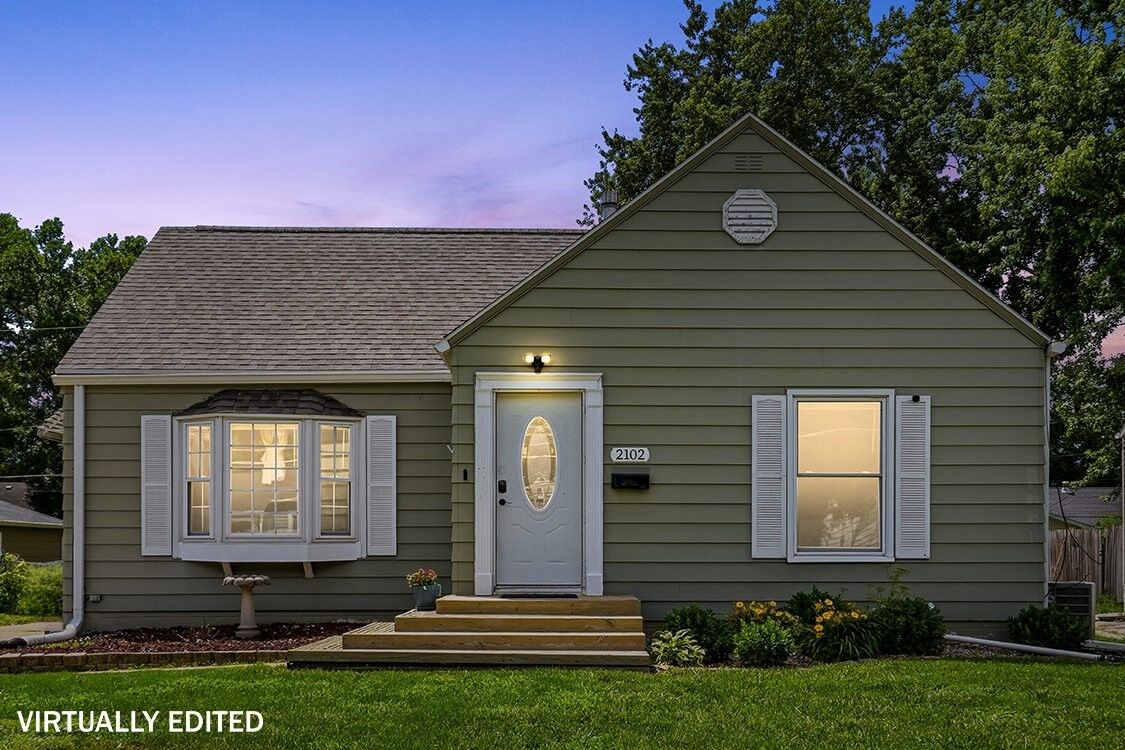 Property Photo: 2102 55th Street IA 50310
