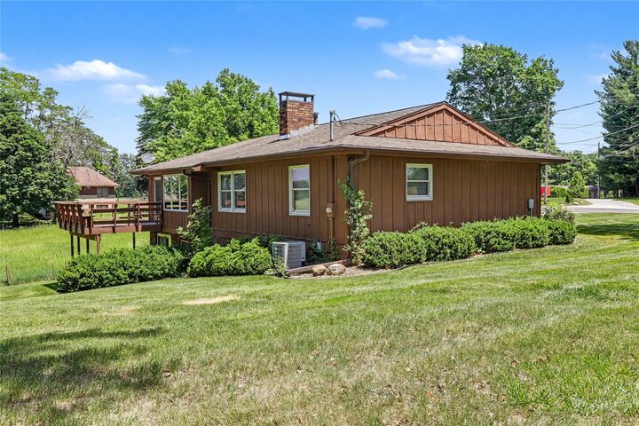 Property Photo:  2201 Carbonado Road  IA 52577 
