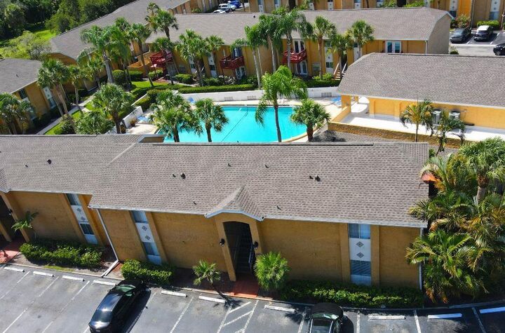 Property Photo: 1841 Parakeet Way 1101 FL 34232
