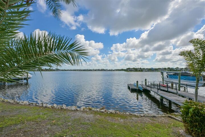 Property Photo:  5229 Brighton Shore Drive  FL 33572 