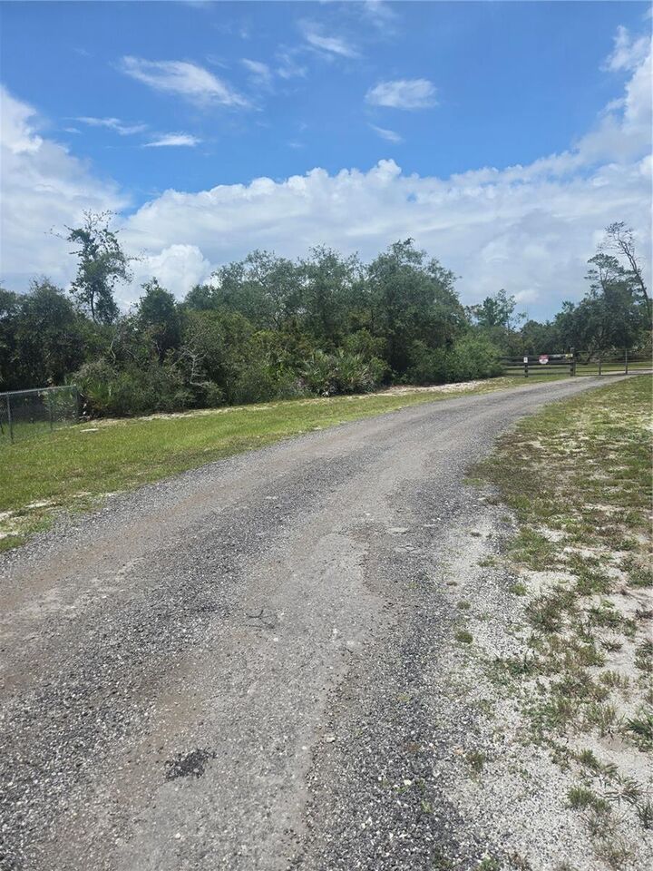 Property Photo: 3120 Lori Court FL 32738