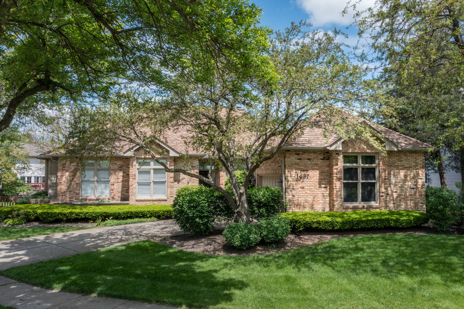 Property Photo:  1437 Ambleside Circle  IL 60540 