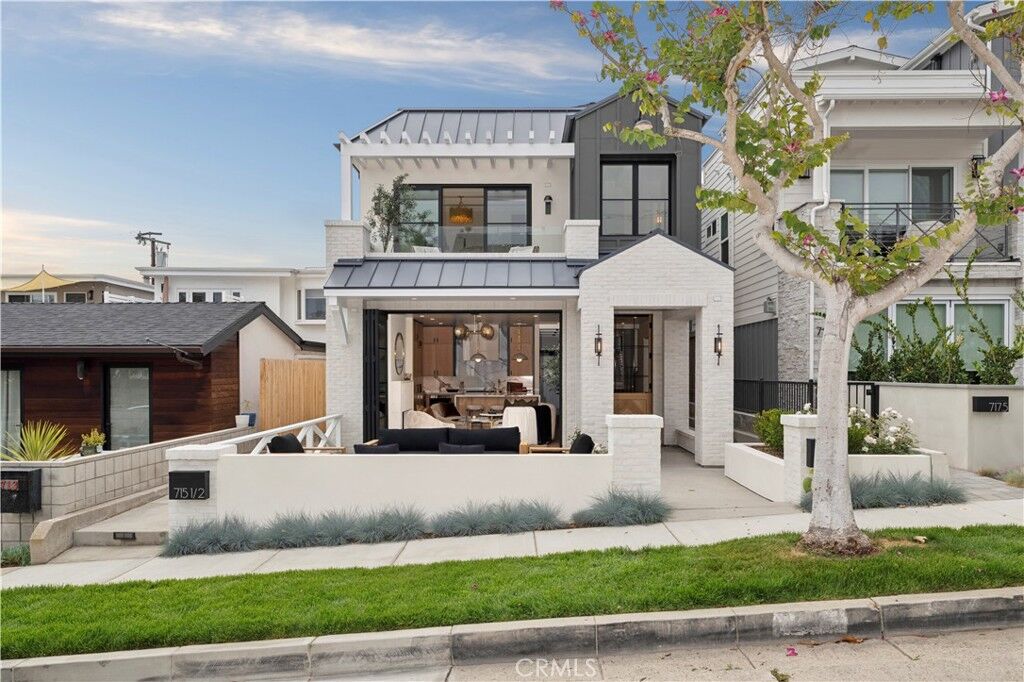 Property Photo:  715 Poinsettia  CA 92625 