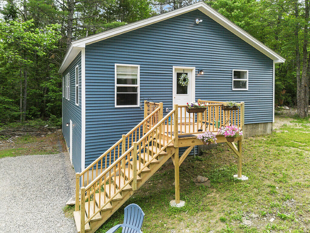 Property Photo:  128 Boots And Saddle Road  ME 04354 