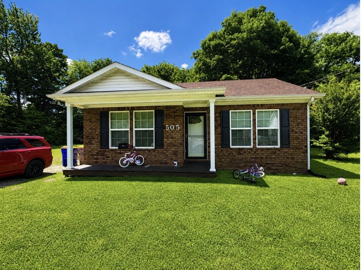 Property Photo:  505 Jackson St  KY 42134 