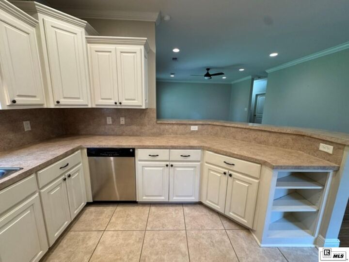 Property Photo:  102 Carriage Way  LA 71291 