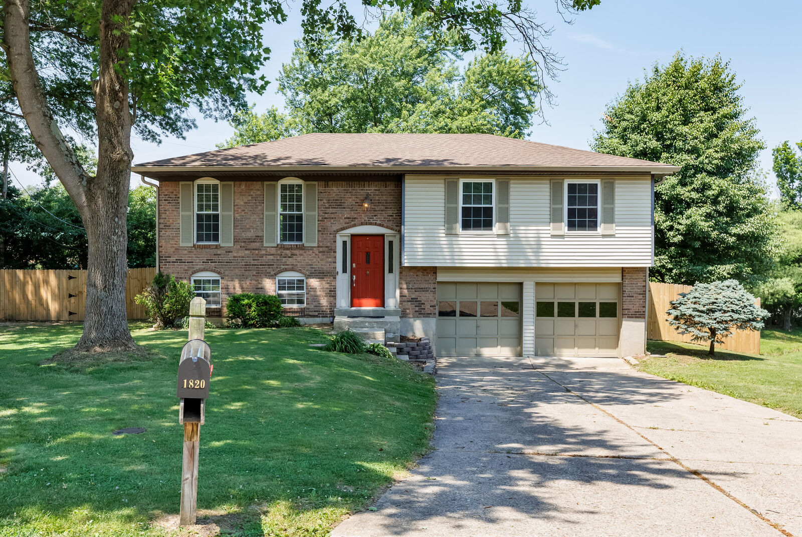 Property Photo: 1820 Pioneer Boulevard KY 41005