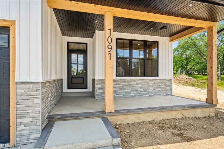 Property Photo:  1091 Wadsworth Road  OH 44256 