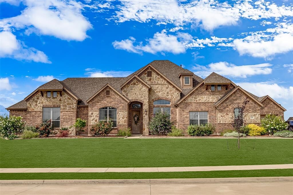 Property Photo: 768 Kensington Drive TX 75032