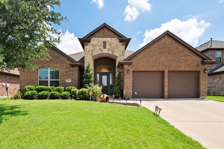 Property Photo:  2919 Ladoga Drive  TX 75054 