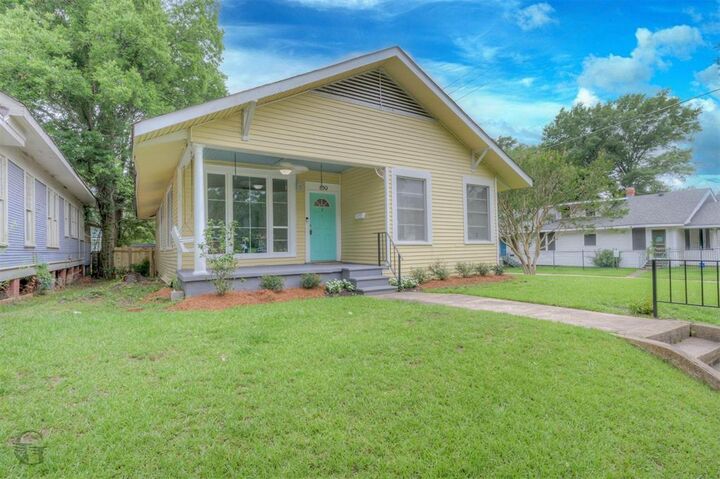 Property Photo:  859 Linden Street  LA 71104 