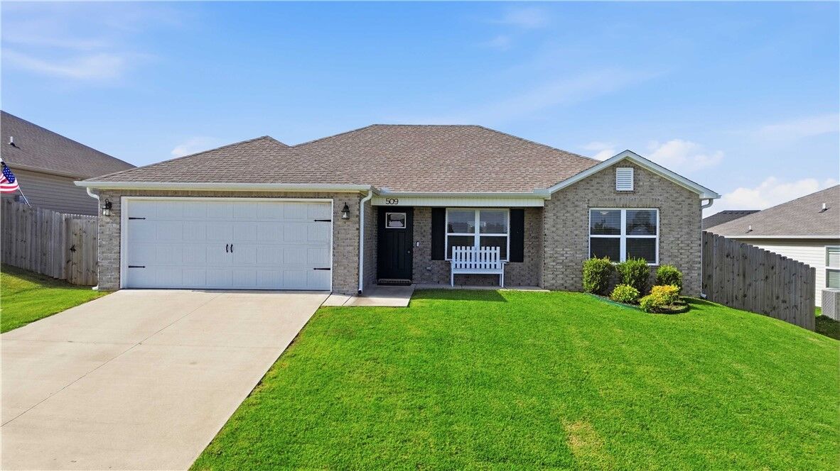 Property Photo:  509 Woodland Street  AR 72745 